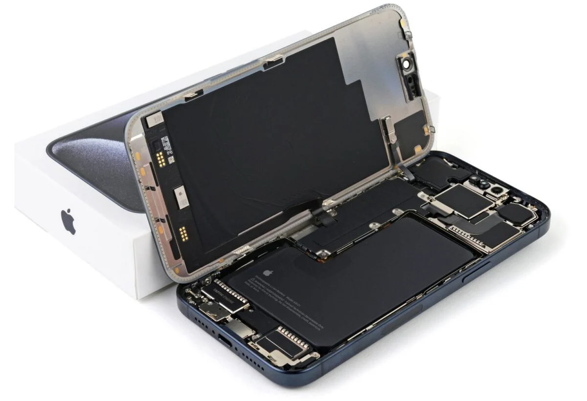 iPhone 16 终于要改散热！传言会在机身内加入大型石墨片解决发热问题 - 随时搬砖