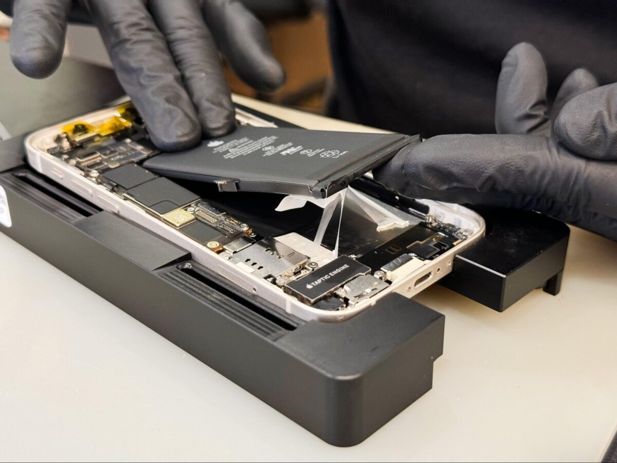 iPhone 16 金属外壳电池：不仅能量密度高 10%、可能还会简化更换流程 - 随时搬砖