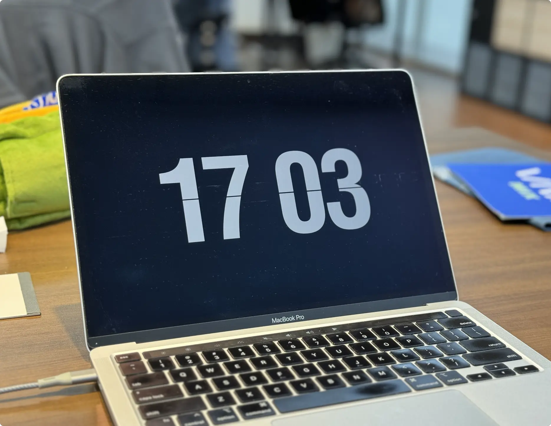 好看的翻页时钟屏幕保护程式《Fliqlo》，Mac/Windows 都能用 - 随时搬砖