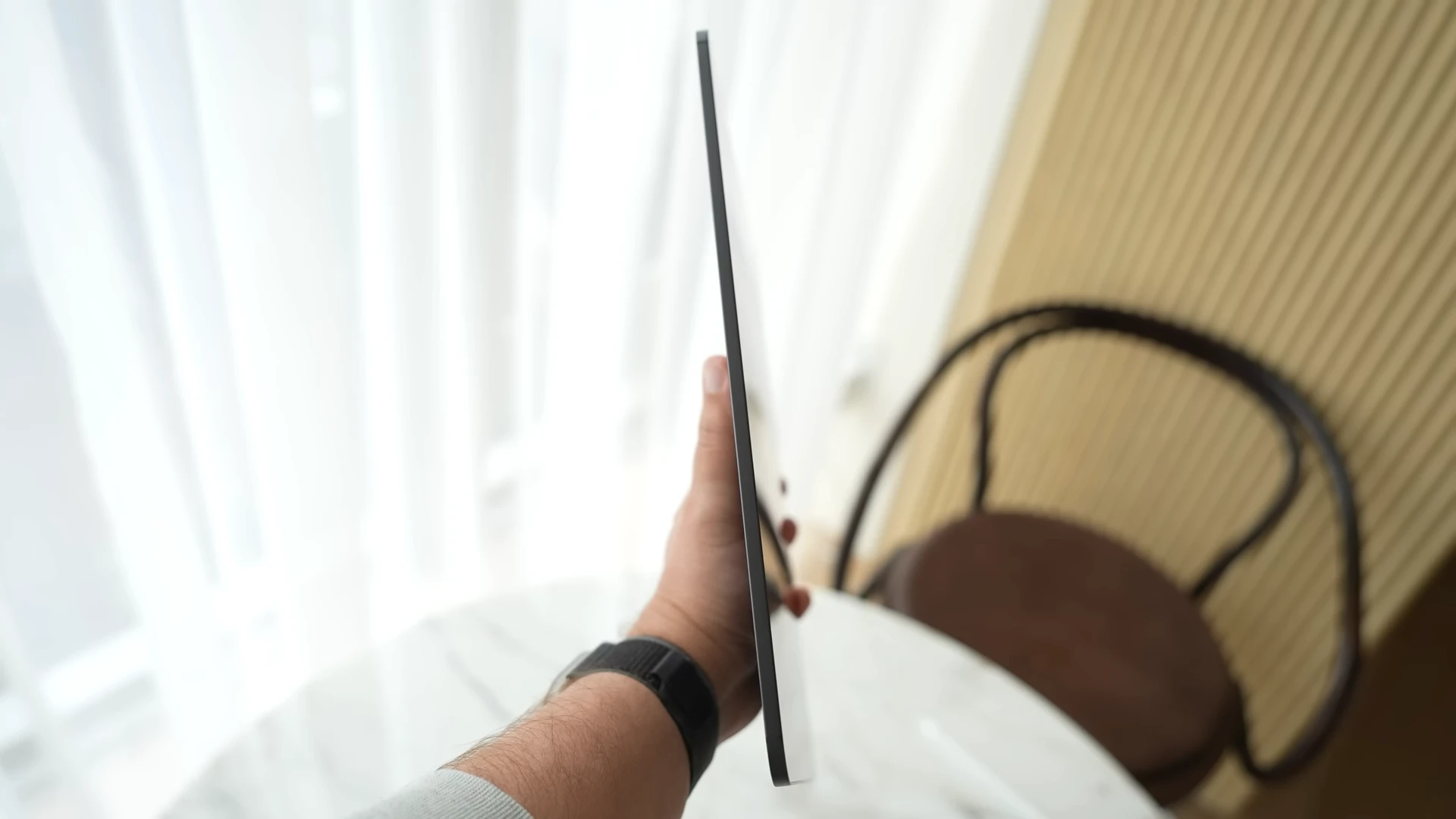 M4 iPad Pro 开箱心得：外媒认为 OLED 屏幕赢过同类产品 - 随时搬砖