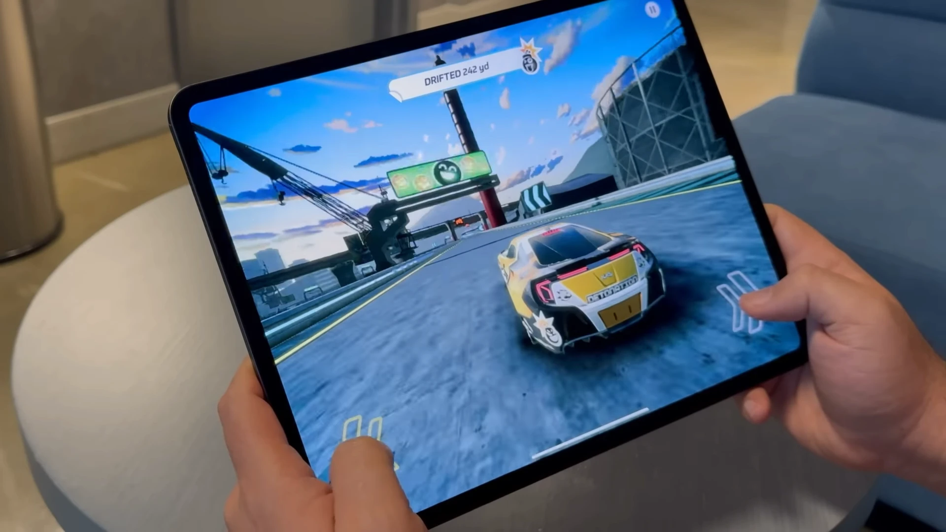 M4 iPad Pro 开箱心得：外媒认为 OLED 屏幕赢过同类产品 - 随时搬砖