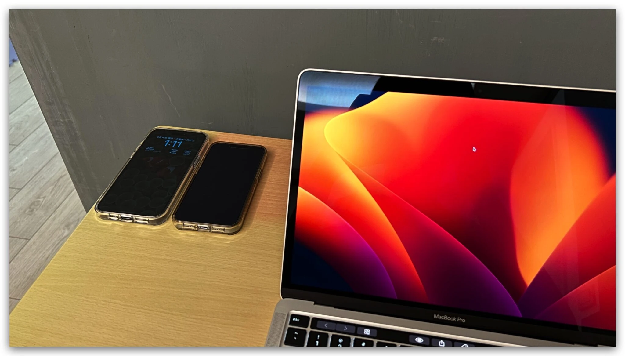 iPhone 待机画面怎么显示时间？支持机型与设置步骤告诉你 - 随时搬砖