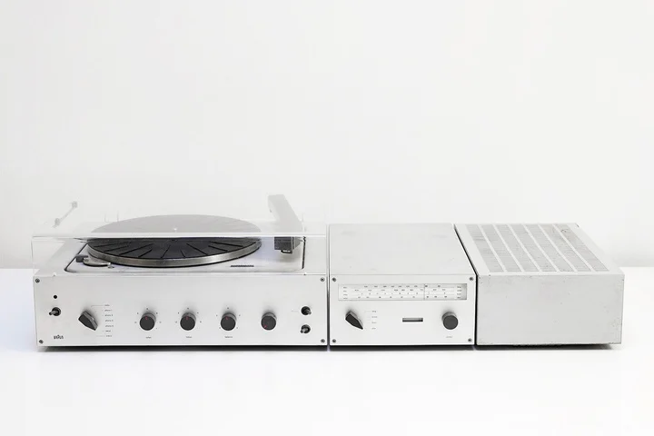 iPhone 16 最大的更新，背后是苹果设计哲学的摇摆不定？ - 随时搬砖