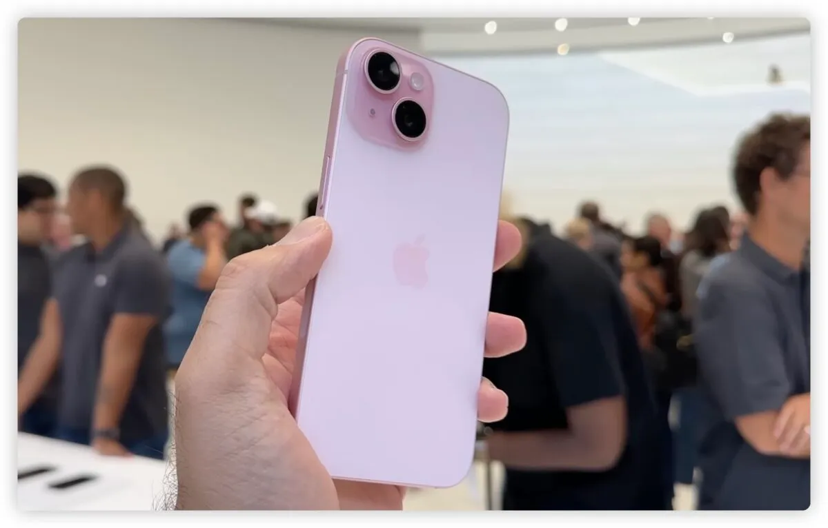 iPhone 15 / iPhone 15 Pro 颜色推荐：分享 4 个选择建议与注意事项 - 随时搬砖