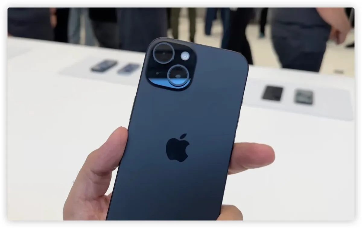 iPhone 15 / iPhone 15 Pro 颜色推荐：分享 4 个选择建议与注意事项 - 随时搬砖