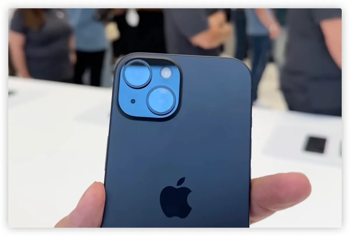 iPhone 15 / iPhone 15 Pro 颜色推荐：分享 4 个选择建议与注意事项 - 随时搬砖