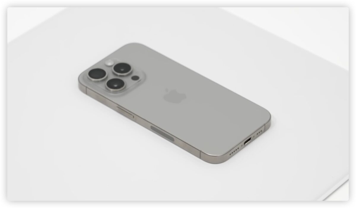 iPhone 15 / iPhone 15 Pro 颜色推荐：分享 4 个选择建议与注意事项 - 随时搬砖