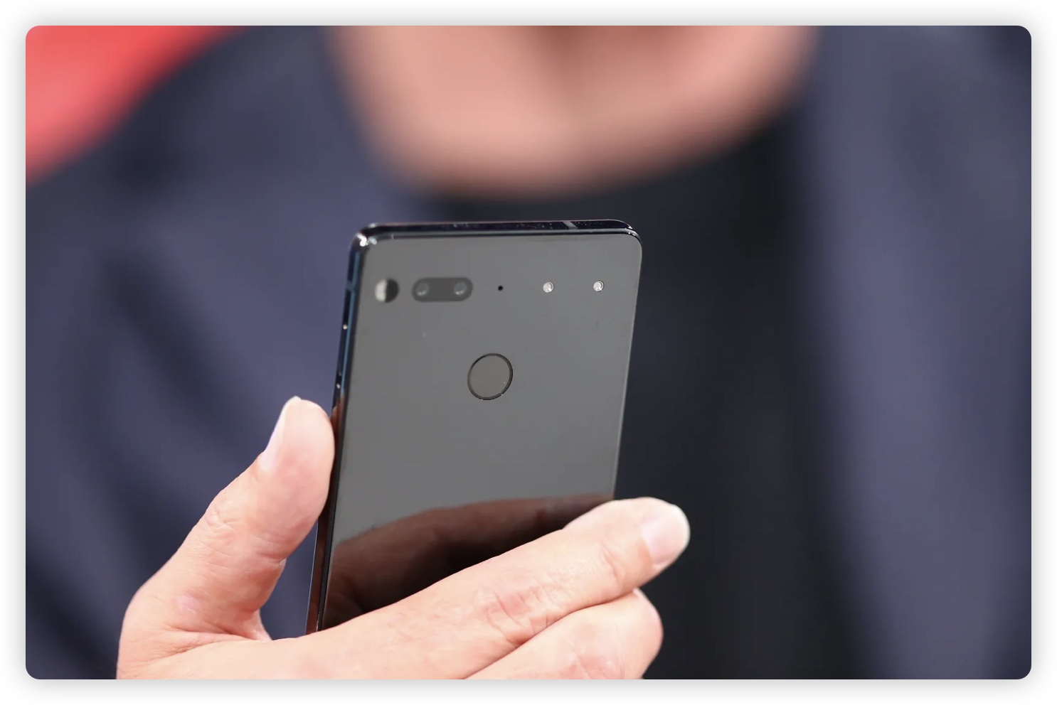 iPhone 16 Pro 边框又要改了！钛金属可能会加入更多抛光感 - 随时搬砖