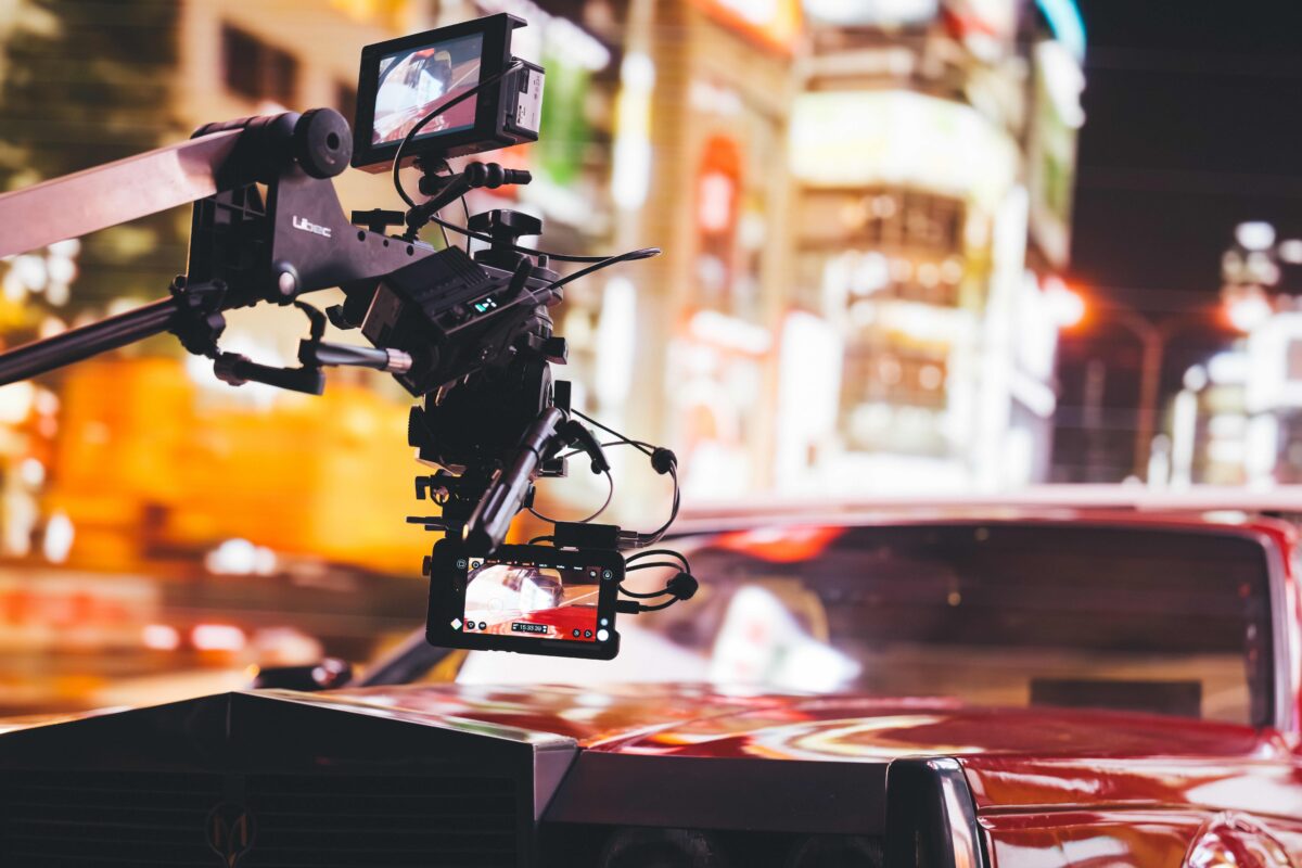 苹果发布全程使用 iPhone 15 Pro 系列拍摄的漫画家手塚治虫作品《Midnight》 - 随时搬砖